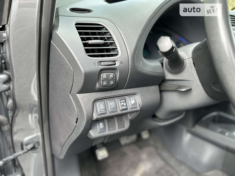 Хэтчбек Nissan Leaf 2015 в Львове