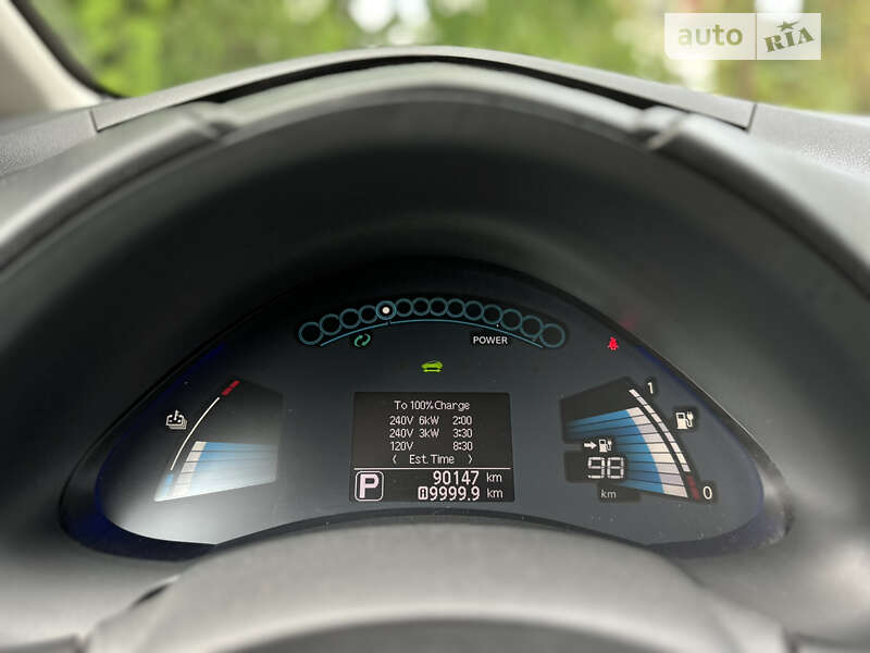 Хэтчбек Nissan Leaf 2015 в Львове