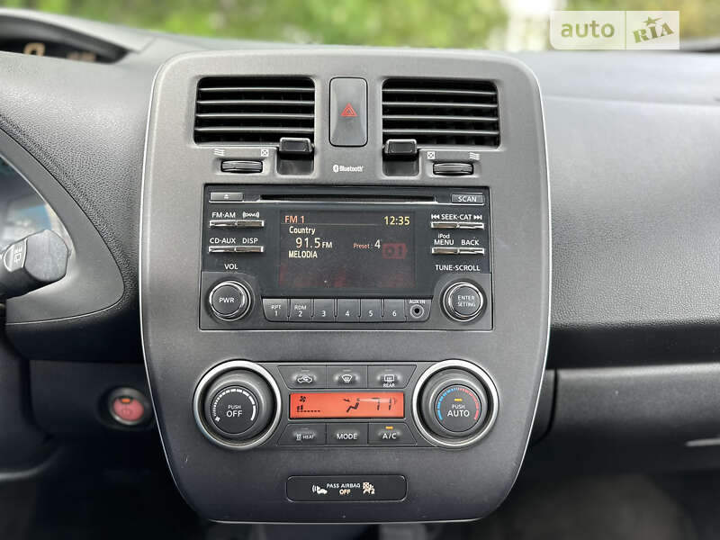 Хэтчбек Nissan Leaf 2015 в Львове