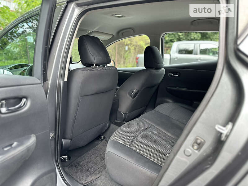 Хэтчбек Nissan Leaf 2015 в Львове