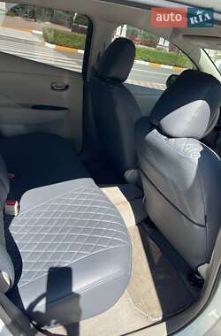 Хэтчбек Nissan Leaf 2014 в 