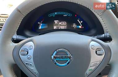 Хэтчбек Nissan Leaf 2014 в 