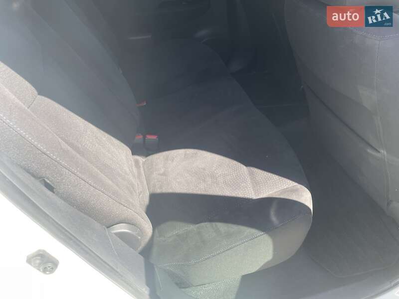 Хэтчбек Nissan Leaf 2015 в Каменском