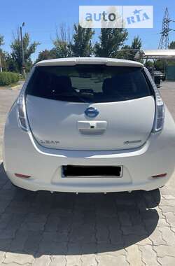 Хетчбек Nissan Leaf 2015 в Кам'янському