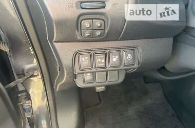Хетчбек Nissan Leaf 2013 в 