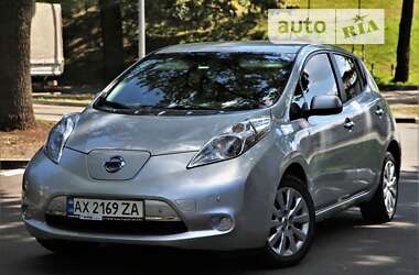 Хэтчбек Nissan Leaf 2015 в 