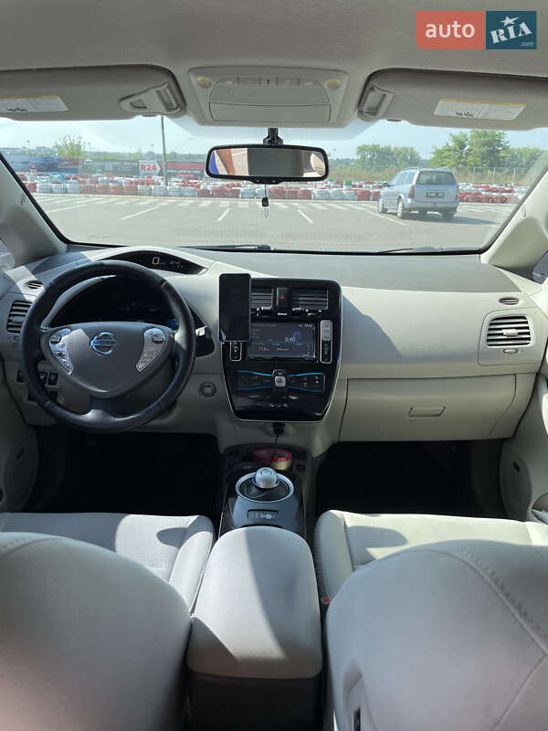 Хэтчбек Nissan Leaf 2013 в Виннице