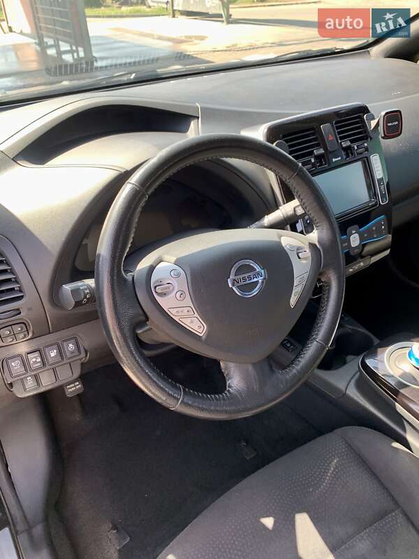 Хетчбек Nissan Leaf 2013 в Львові