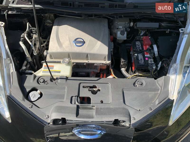 Хетчбек Nissan Leaf 2013 в Львові