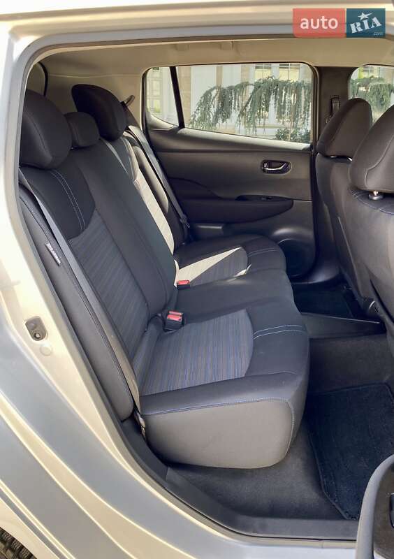 Хэтчбек Nissan Leaf 2019 в Черноморске