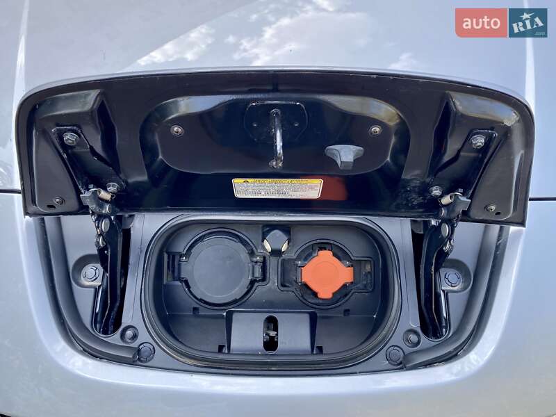 Хэтчбек Nissan Leaf 2019 в Черноморске