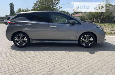 Хэтчбек Nissan Leaf 2018 в Николаеве