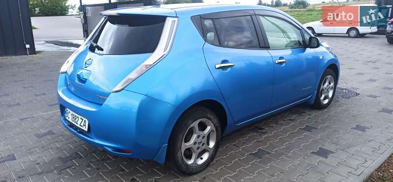 Хэтчбек Nissan Leaf 2011 в Яворове