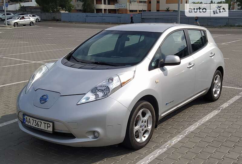 Хетчбек Nissan Leaf 2013 в Києві