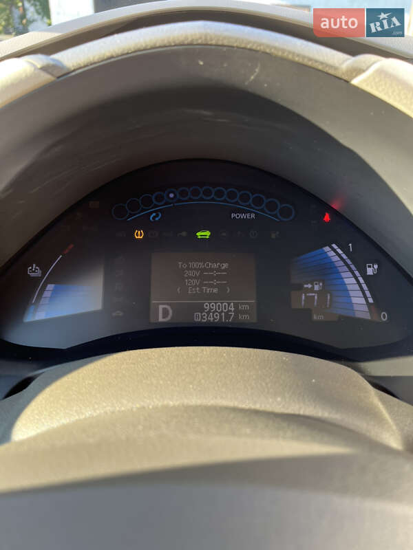 Хэтчбек Nissan Leaf 2012 в Львове