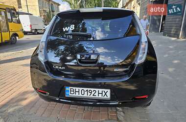 Хэтчбек Nissan Leaf 2014 в 