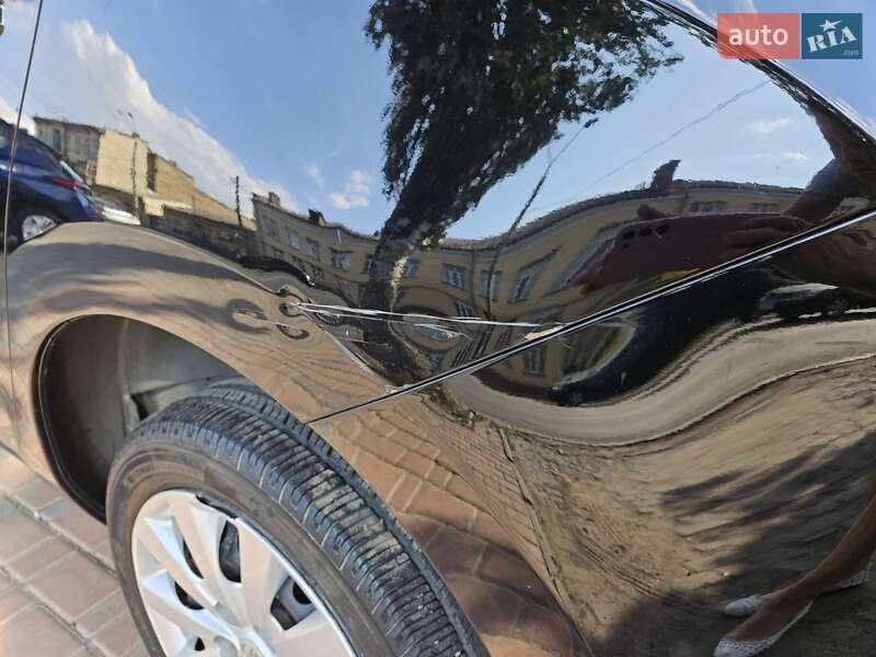 Хэтчбек Nissan Leaf 2014 в Одессе