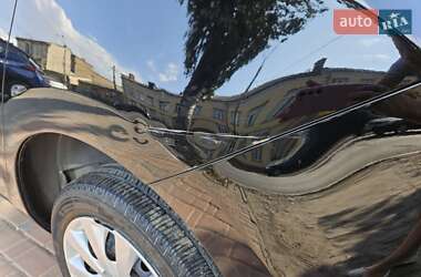 Хэтчбек Nissan Leaf 2014 в 
