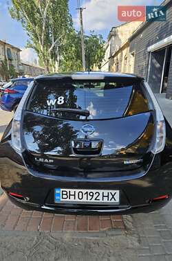 Хэтчбек Nissan Leaf 2014 в 
