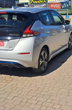 Хэтчбек Nissan Leaf 2020 в 