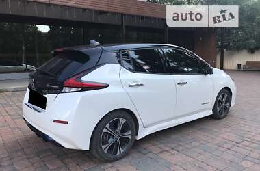 Хэтчбек Nissan Leaf 2018 в Полтаве