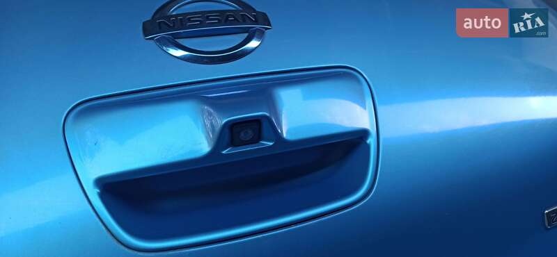 Хэтчбек Nissan Leaf 2011 в Яворове