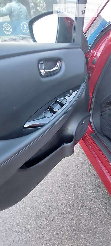 Хетчбек Nissan Leaf 2018 в Києві