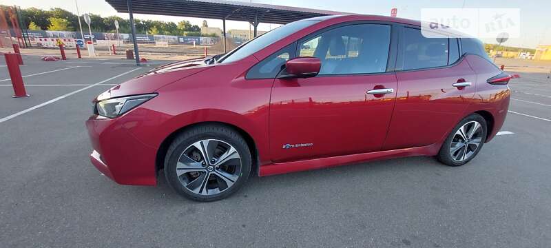 Хетчбек Nissan Leaf 2018 в Києві