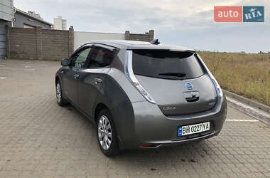 Хэтчбек Nissan Leaf 2013 в Черноморске