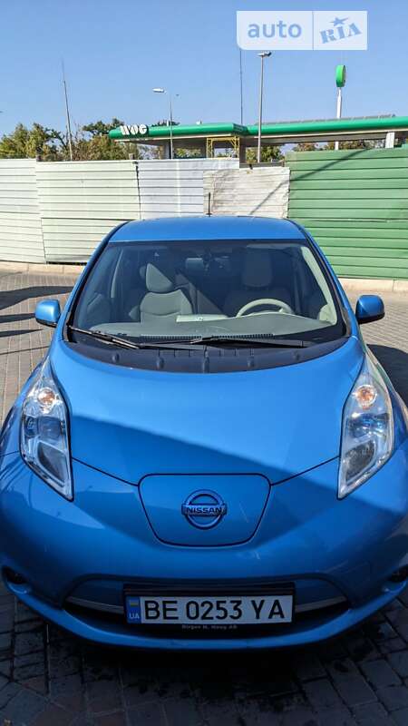 Хэтчбек Nissan Leaf 2011 в Николаеве фото Хэтчбек Nissan Leaf 2011 в Николаеве