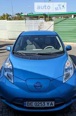 Хэтчбек Nissan Leaf 2011 в Николаеве