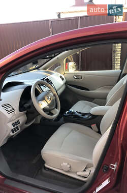 Хэтчбек Nissan Leaf 2012 в 