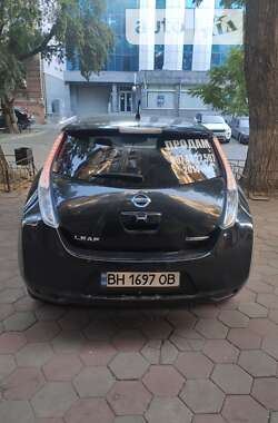 Хэтчбек Nissan Leaf 2014 в 