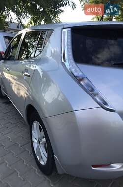 Хэтчбек Nissan Leaf 2013 в Черновцах