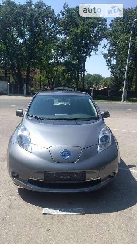 Хетчбек Nissan Leaf 2015 в Харкові