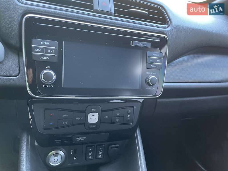 Хетчбек Nissan Leaf 2018 в Полтаві фото 12 Хетчбек Nissan Leaf 2018 в Полтаві