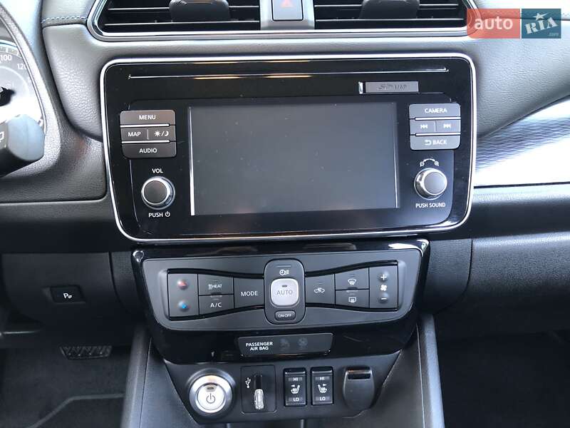 Хэтчбек Nissan Leaf 2018 в Черновцах