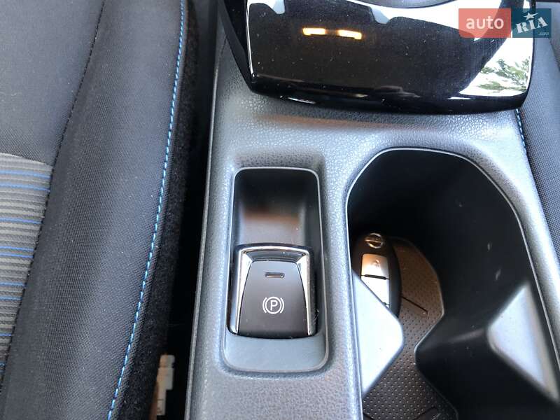 Хэтчбек Nissan Leaf 2018 в Черновцах