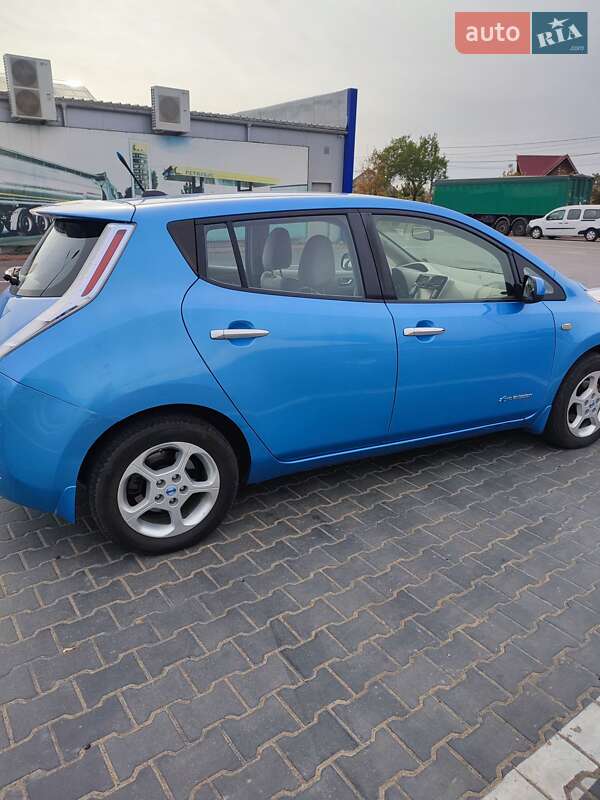 Хэтчбек Nissan Leaf 2012 в Одессе