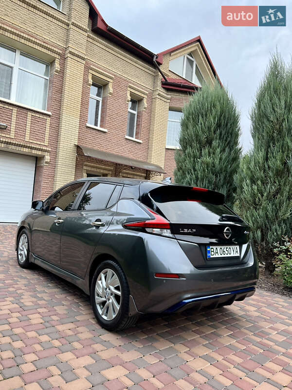 Хэтчбек Nissan Leaf 2021 в Кропивницком