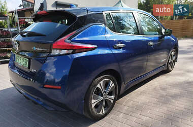 Хэтчбек Nissan Leaf 2019 в 