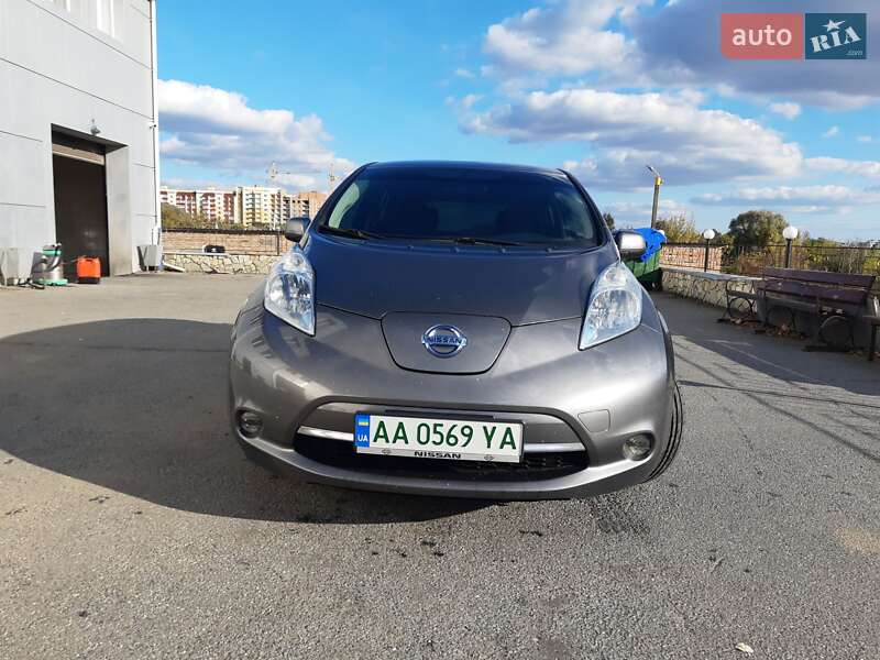 Хэтчбек Nissan Leaf 2017 в Хмельницком