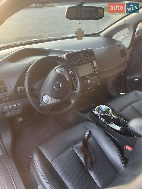 Хетчбек Nissan Leaf 2014 в Дніпрі фото 14 Хетчбек Nissan Leaf 2014 в Дніпрі