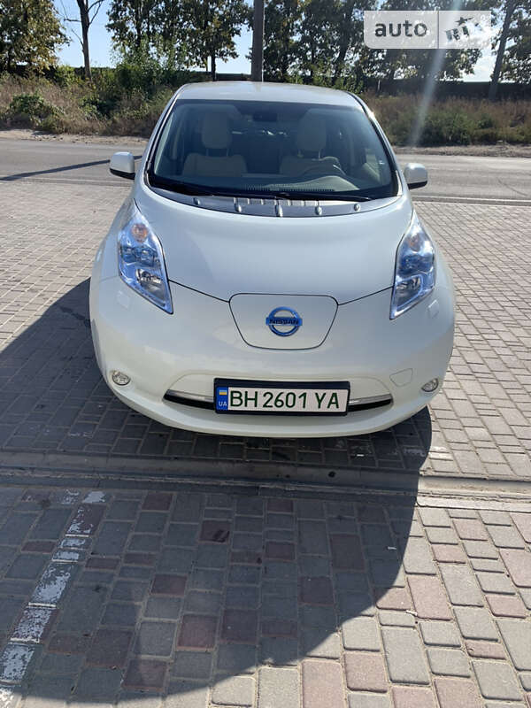 Хетчбек Nissan Leaf 2011 в Одесі