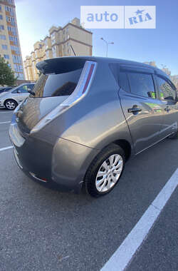Хэтчбек Nissan Leaf 2014 в Вишневом