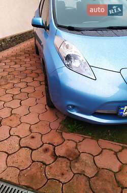 Хэтчбек Nissan Leaf 2015 в Ужгороде