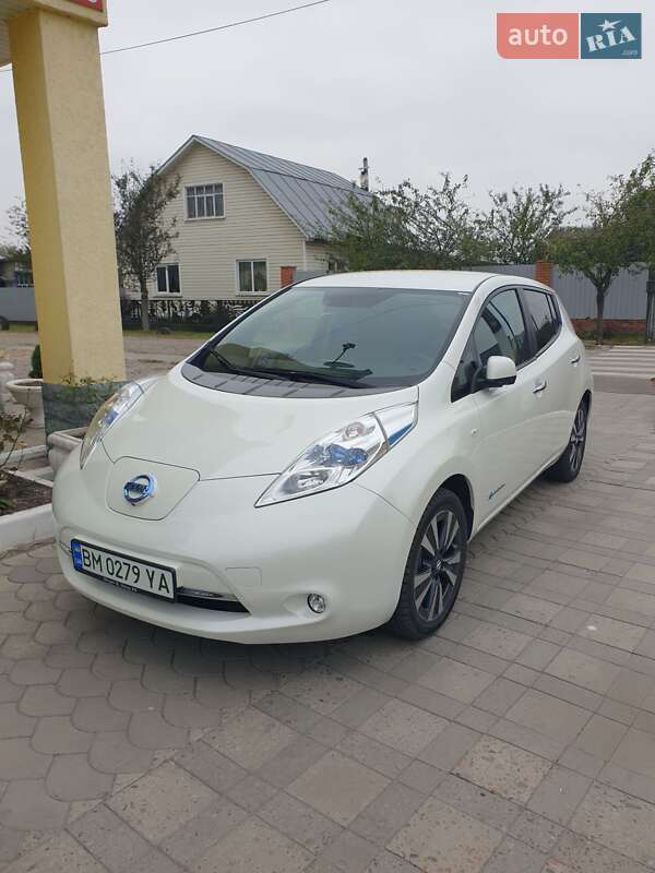 Хэтчбек Nissan Leaf 2017 в 