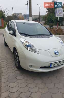 Хэтчбек Nissan Leaf 2017 в 