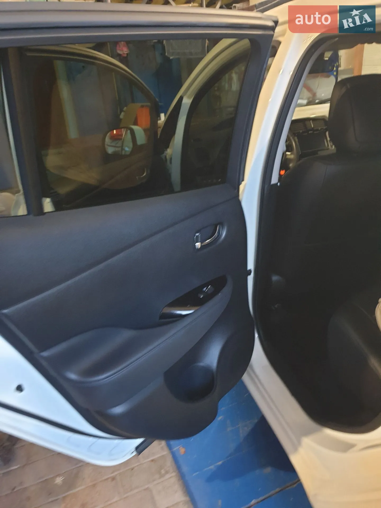 2017 Nissan Leaf - мініатюра 16