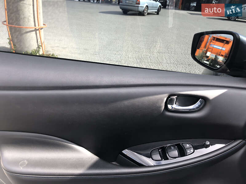 Хэтчбек Nissan Leaf 2018 в Полтаве
